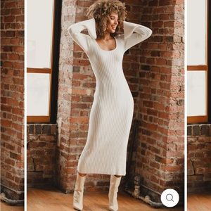 GWYNETH WHITE SWEATER MIDI DRESS